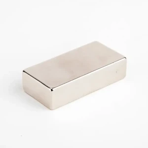Magnes neodymowy prostokątny 30x6x2mm